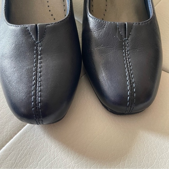 Trotters Women's Doris Pump navy size 6 - Picture 7 of 11